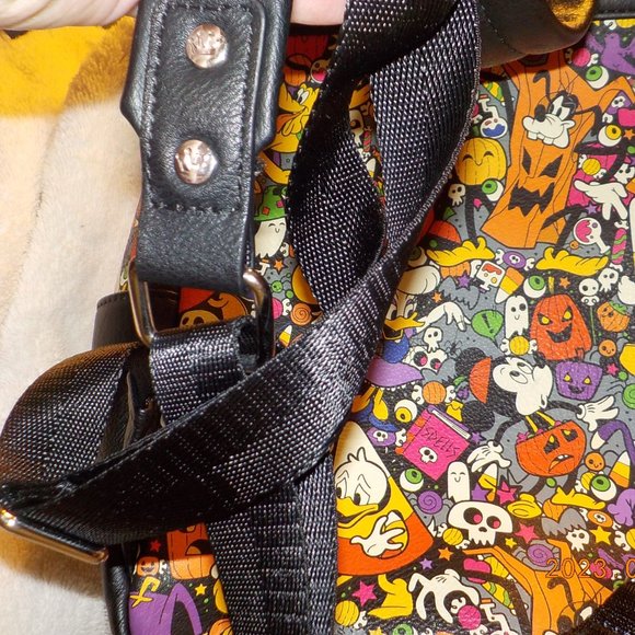 2022 Disney Parks Loungefly Mickey & Friends Halloween Mini Backpack NWOT - Picture 5 of 8